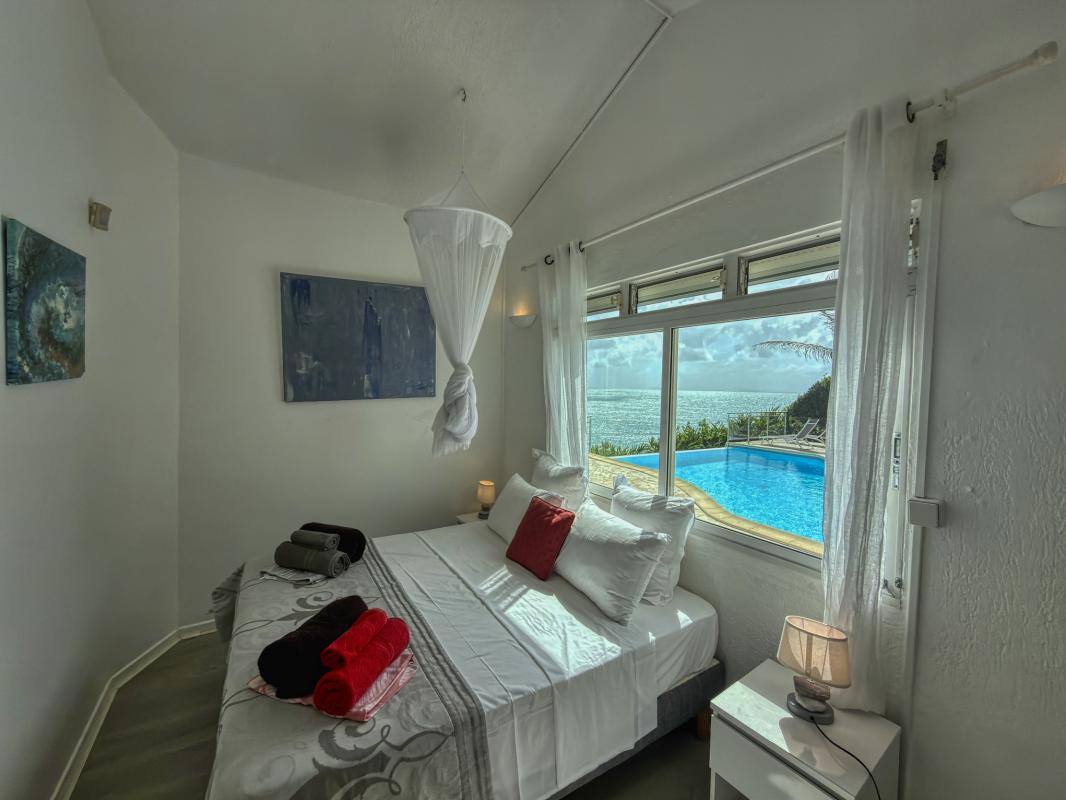 25.Location Villa piscine vue mer Ste Anne Guadeloupe_Chambre 2 vue mer